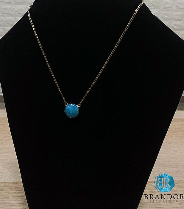 Collar con dije circular de Larimar en cadena fina