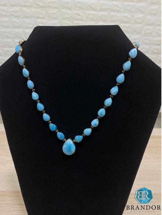 Collar de gotas de Larimar en forma de lágrima con dije colgante