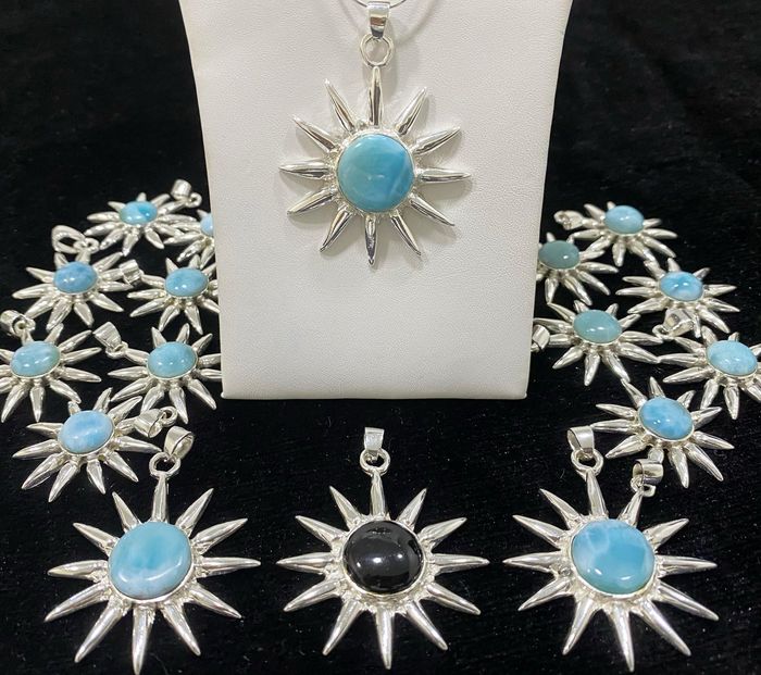 Colgante y aretes en forma de estrella con Larimar